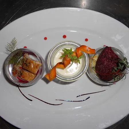 Weinhotel Platz ホテル 3*