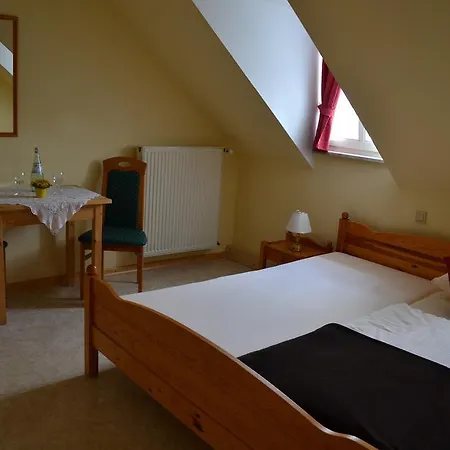 Weinhotel Platz ホテル