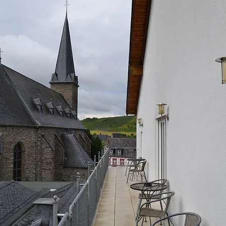 Weinhotel Platz ホテル 3*