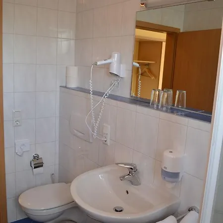 מלון Weinhotel Platz 3*
