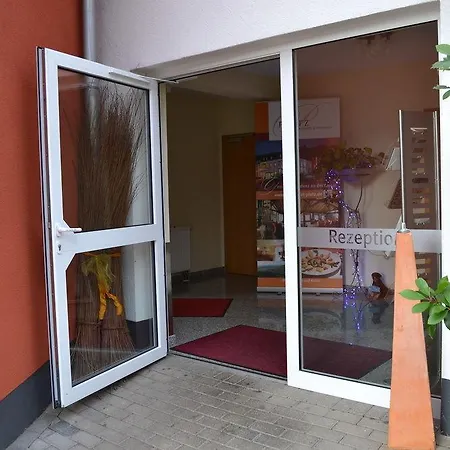 Weinhotel Platz ホテル
