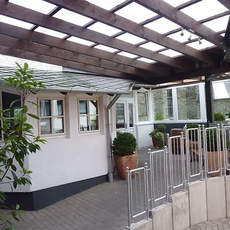 Weinhotel Platz ホテル 3*